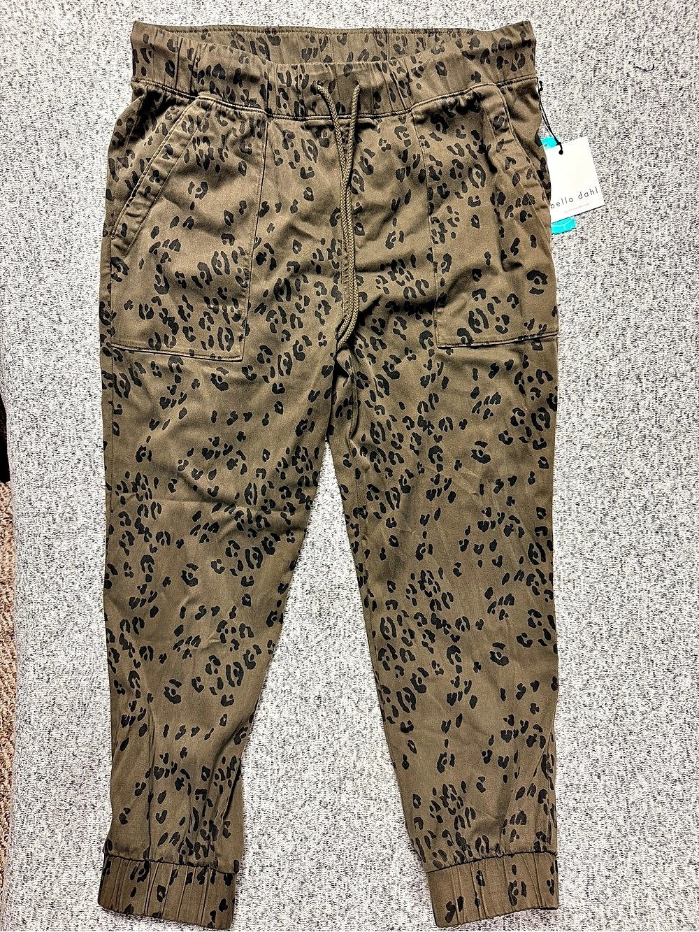 NWT bella dahl Pocket Jogger Leopard Print Pants Green & Black Large